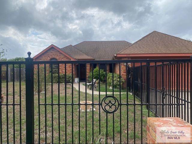 625 Habana St. - Photo 1