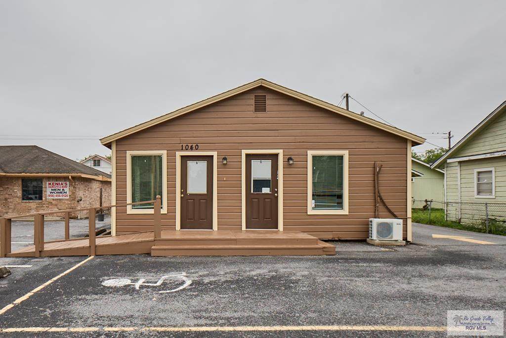 1040 Sam Houston - Photo 1