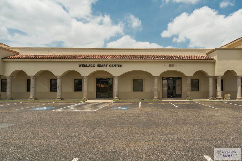 902 Airport Dr - Photo 1