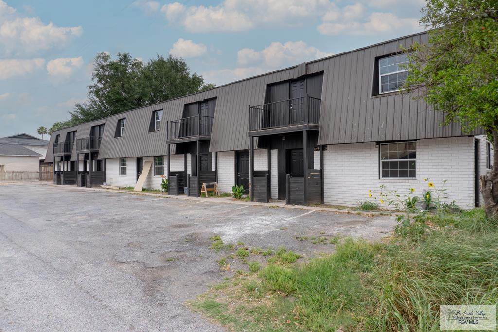 712 Toronto Ave - Photo 1