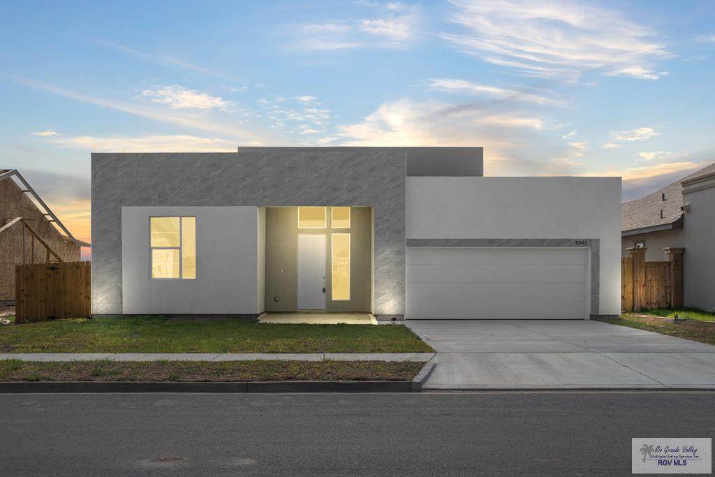 6941 Diamond Cove Dr - Photo 1