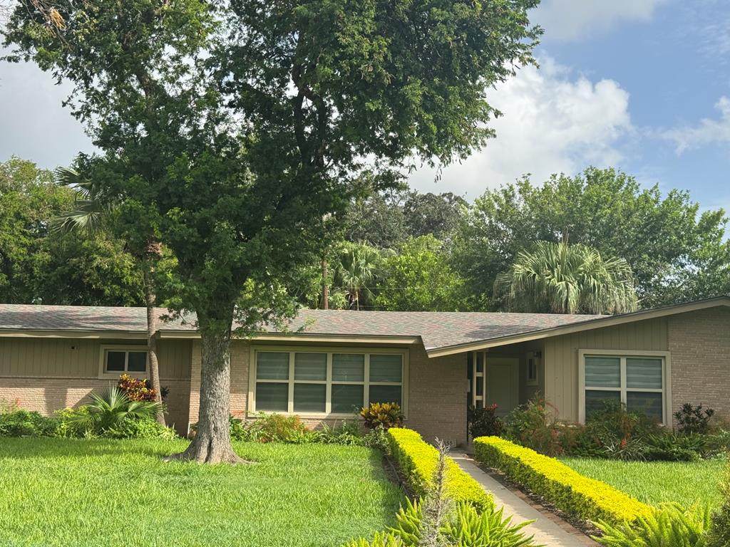 155 Robins Ln. - Photo 1