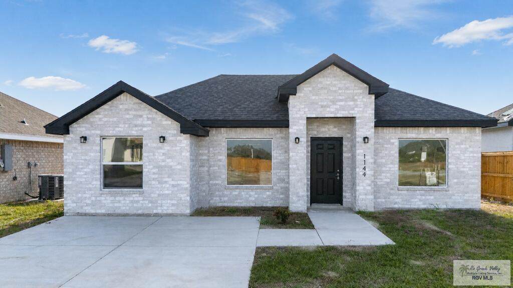 1149 Miami - Photo 1