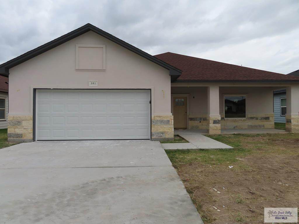 301 Aaron St - Photo 1
