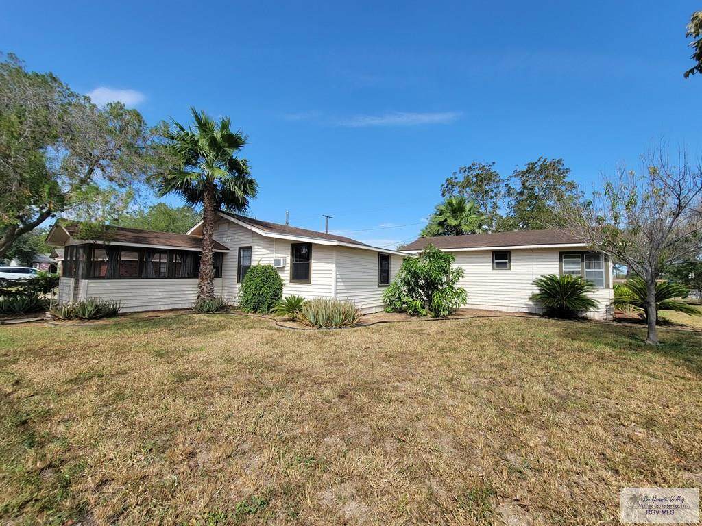 300 Magnolia - Photo 1