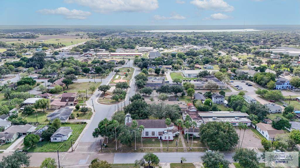 317 Magnolia - Photo 1