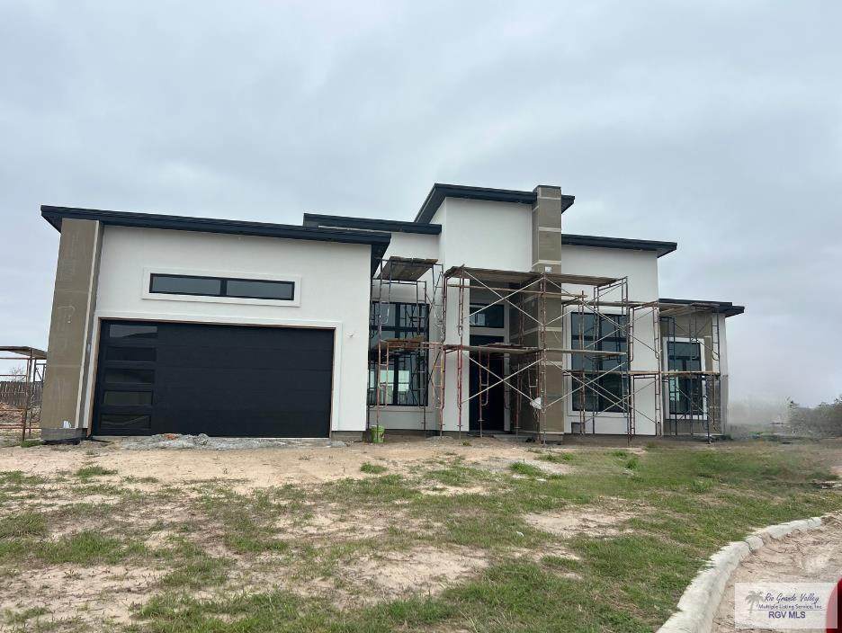 2106 Clearwater St - Photo 1