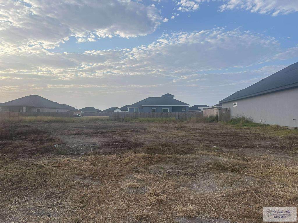 000 Sandpiper Dr - Photo 1