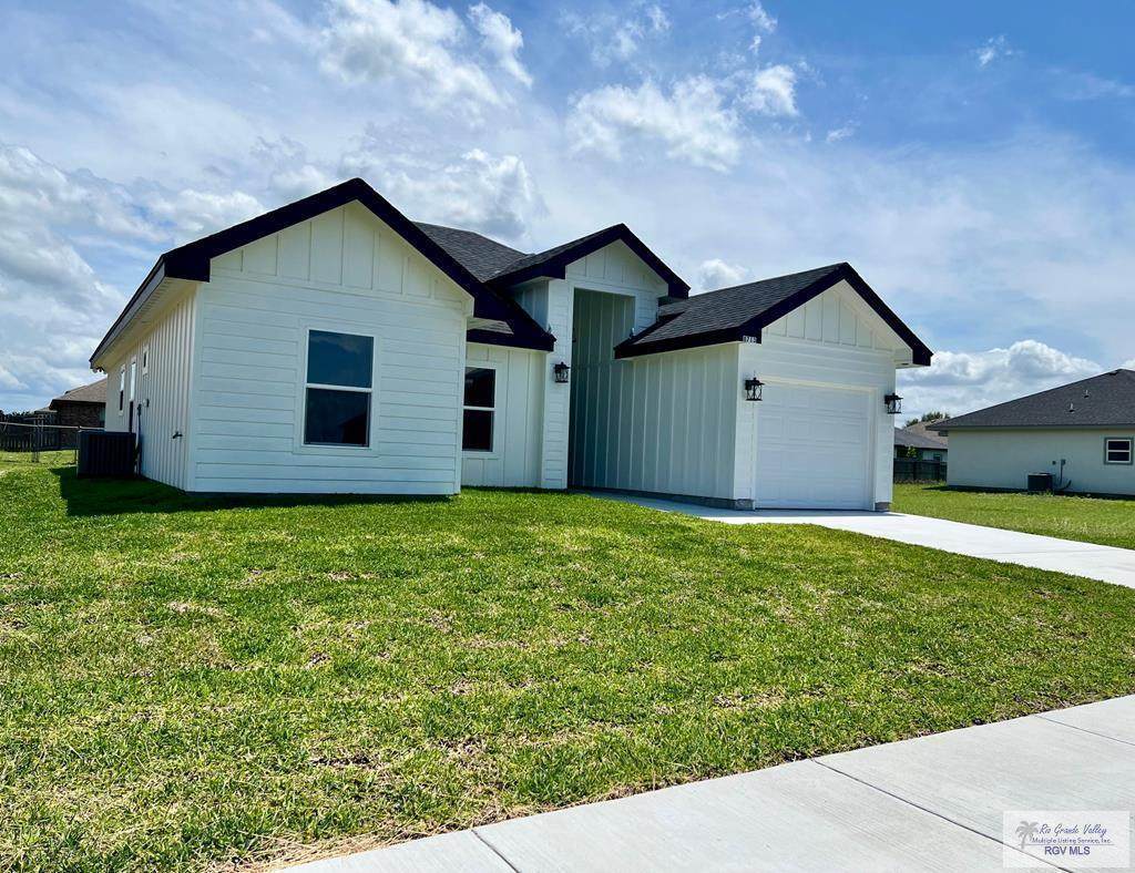 8713 Swan Lake Dr - Photo 1