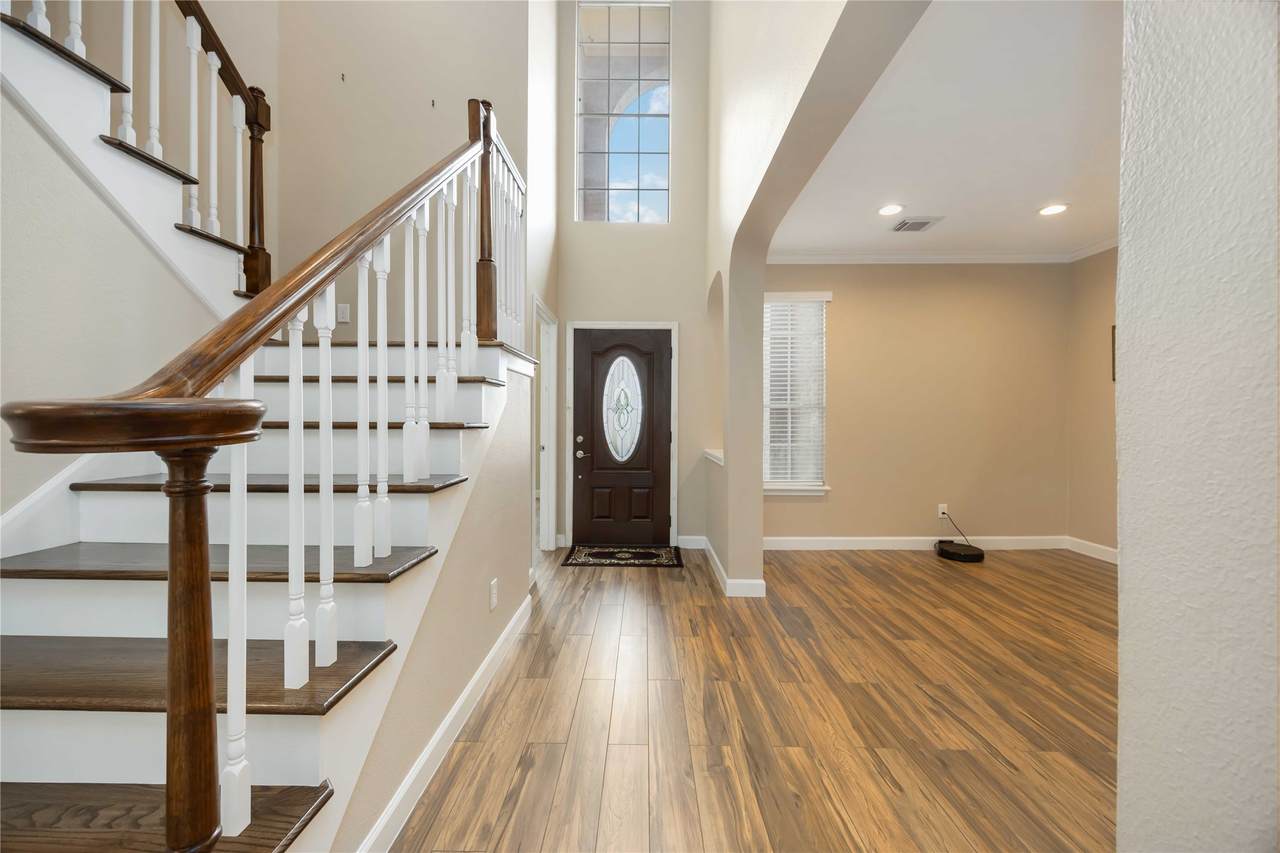 5498 Appleblossom Lane - Photo 1