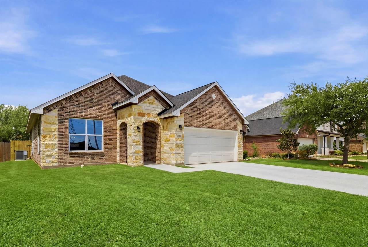 5014 Meadow Drive - Photo 1