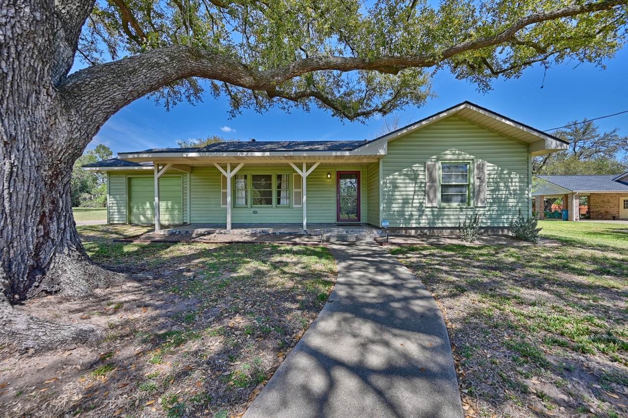 104 Nichols Street - Photo 1