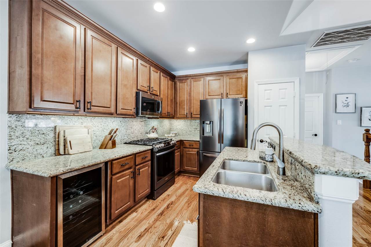 5212 Washington Avenue - Photo 1