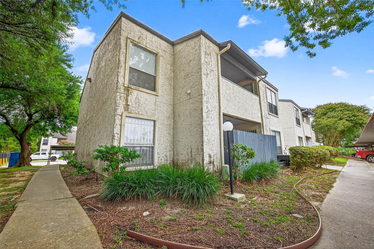 7313 Gulf Freeway - Photo 1