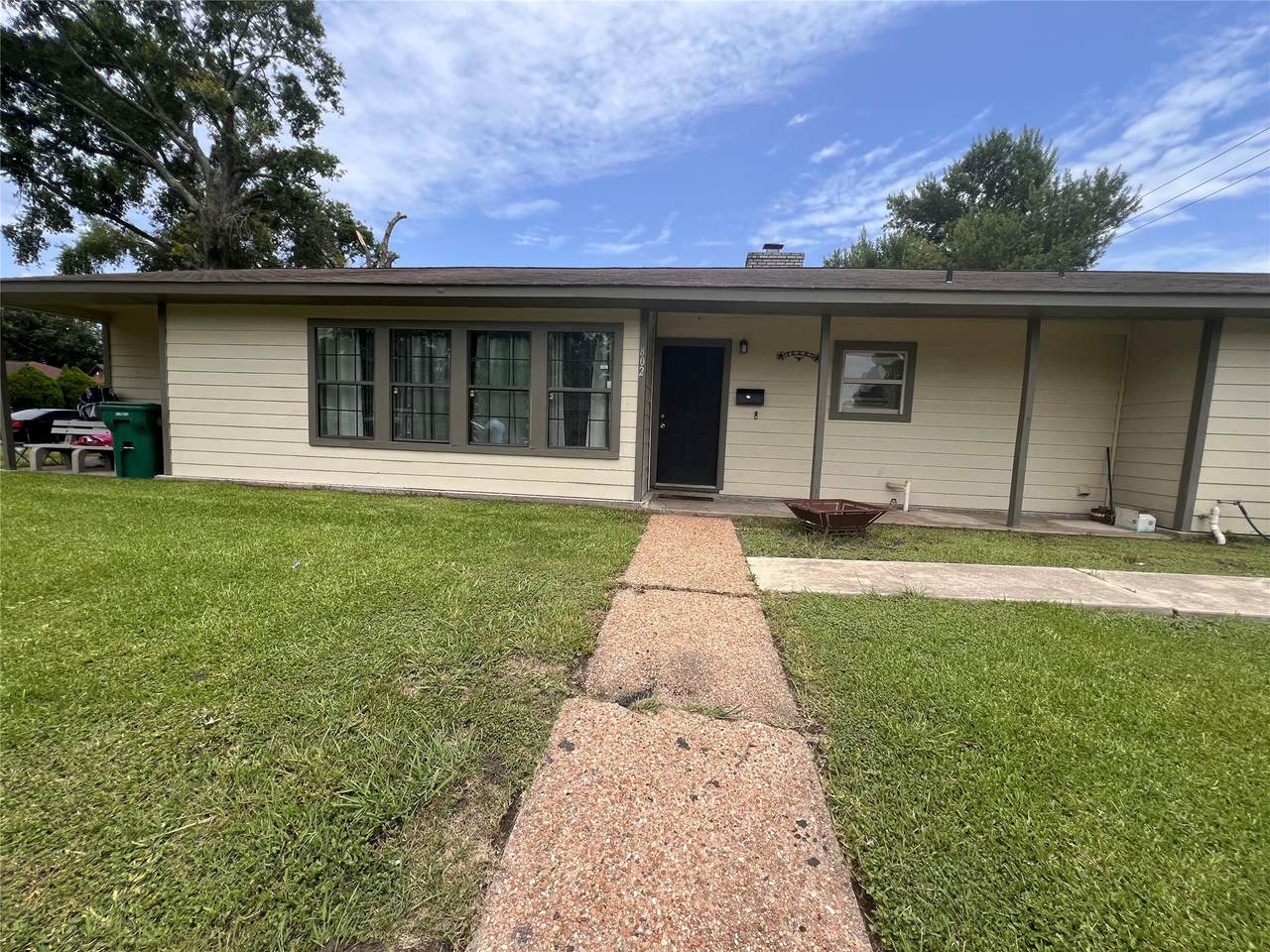 802 Littlejohn Court - Photo 1