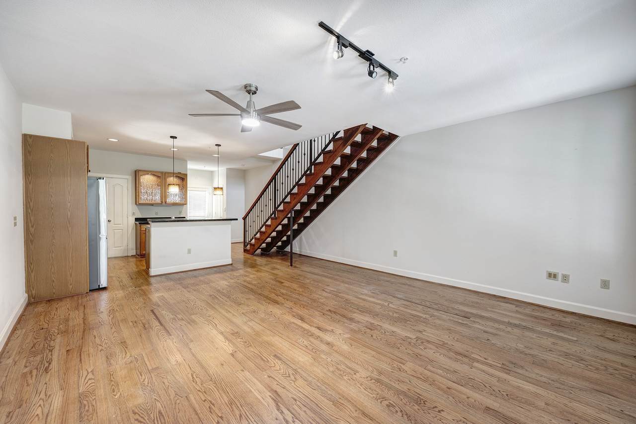 1602 Elgin Street - Photo 1