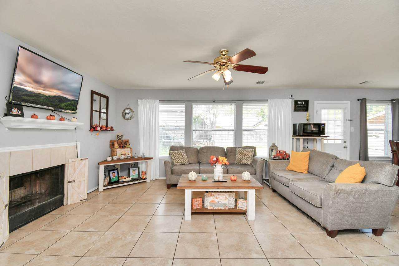 803 Vista Drive - Photo 1