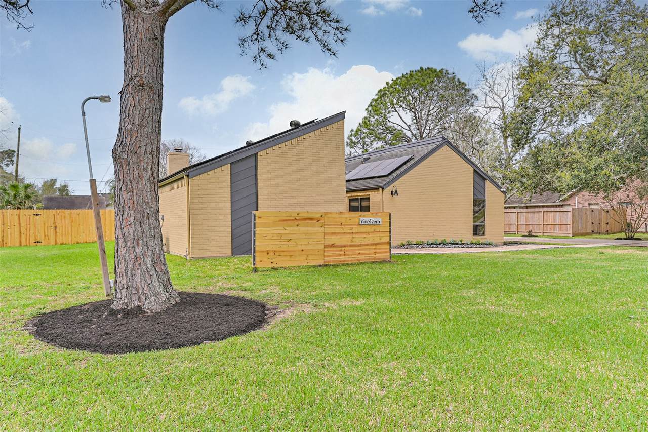 910 Evergreen Drive - Photo 1