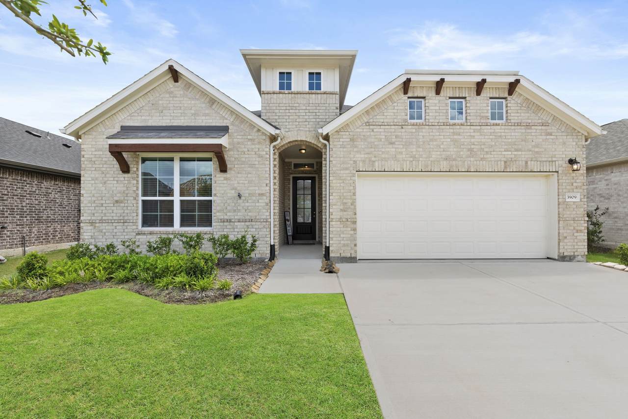 3909 Sterling Springs Lane - Photo 1