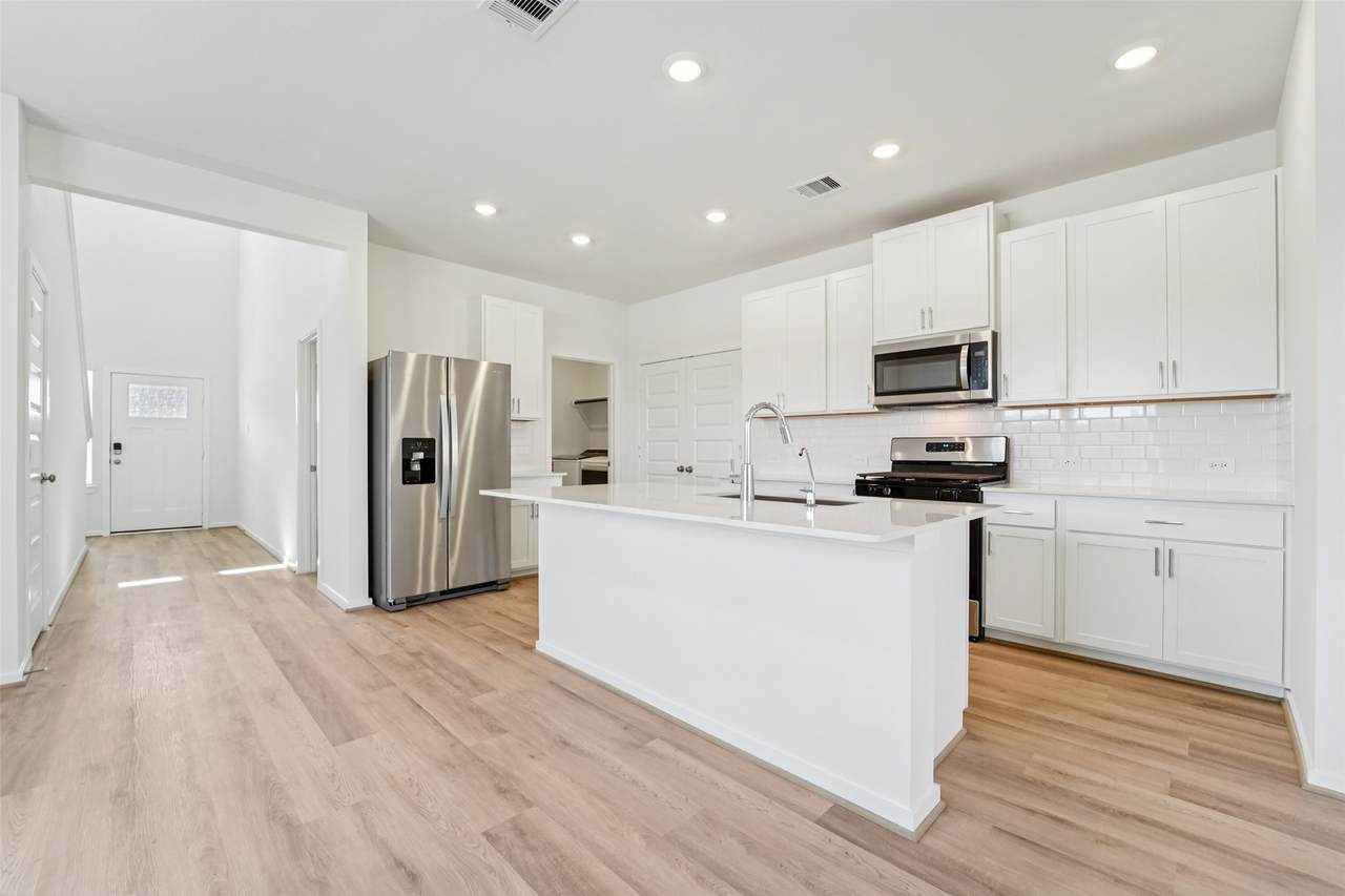 2322 Pioneer Landing Lane - Photo 1