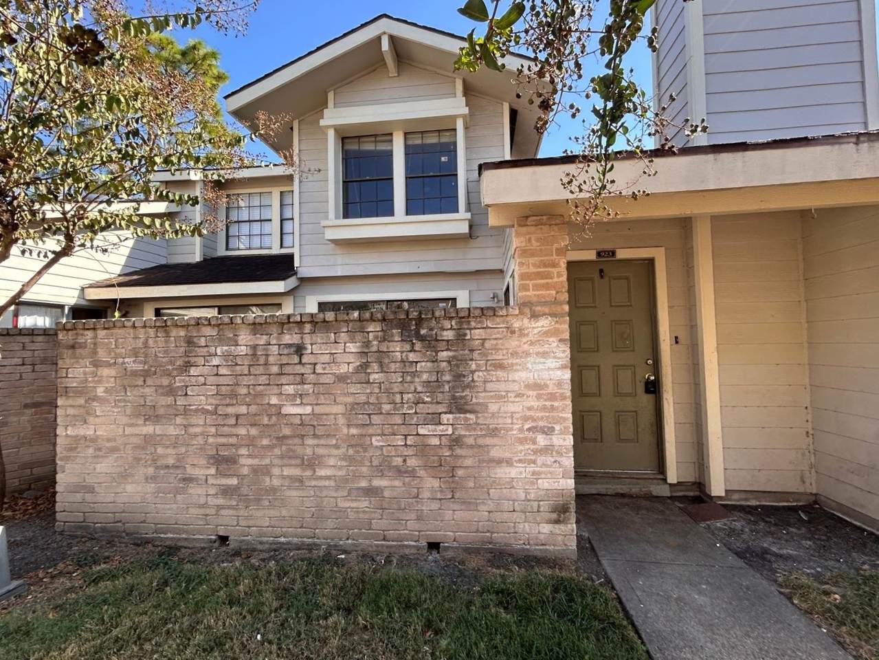 6245 Ludington Drive - Photo 1
