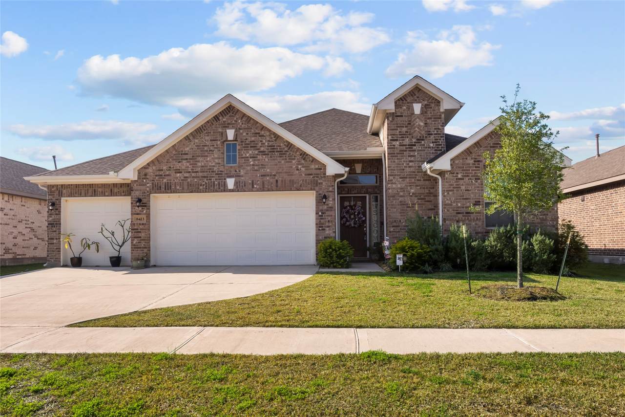 8423 Moonlight Bay Circle - Photo 1