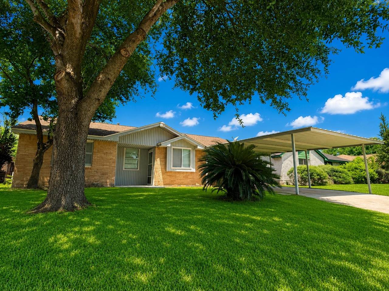723 Onaleigh Drive - Photo 1