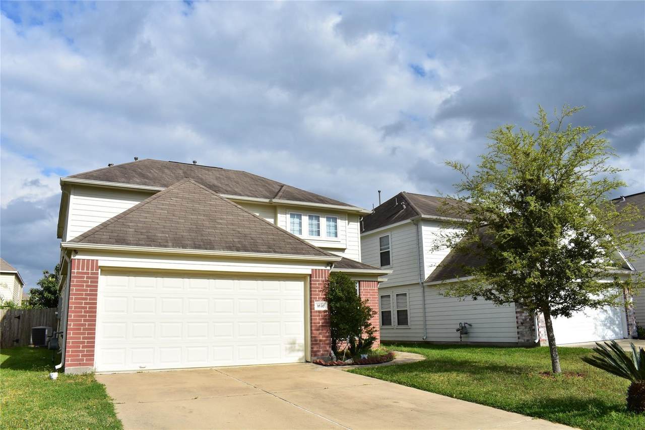3610 Barkers Crossing Avenue - Photo 1