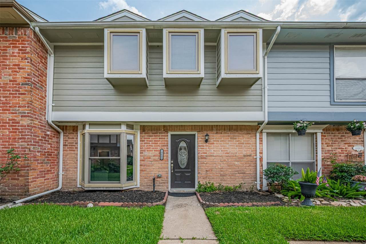 14688 Perthshire Road - Photo 1