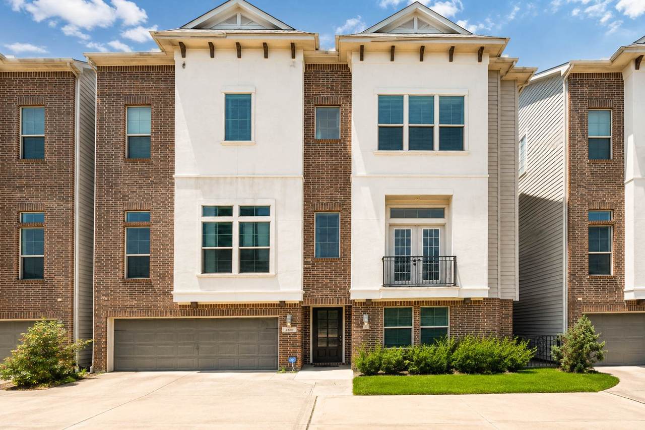 4007 Beacon Fisher Drive - Photo 1