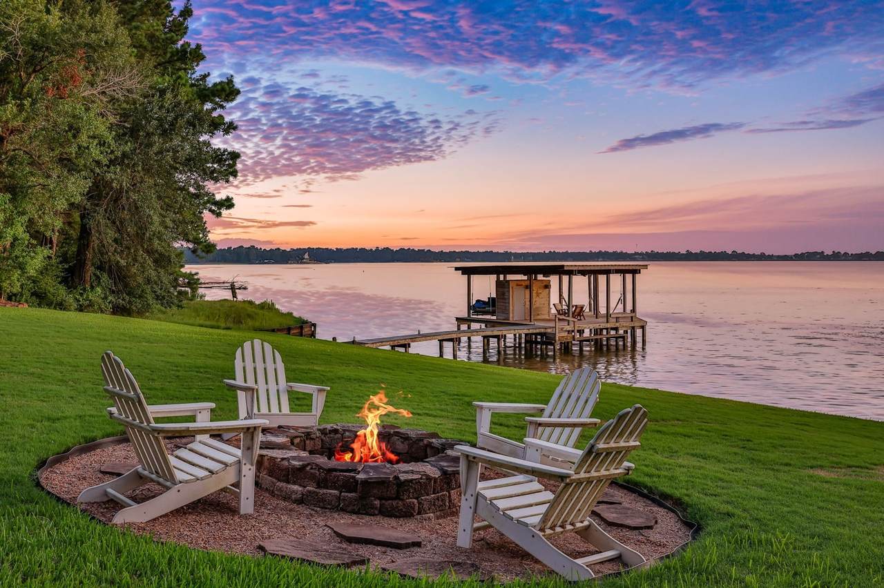 334 Sunset Drive - Photo 1