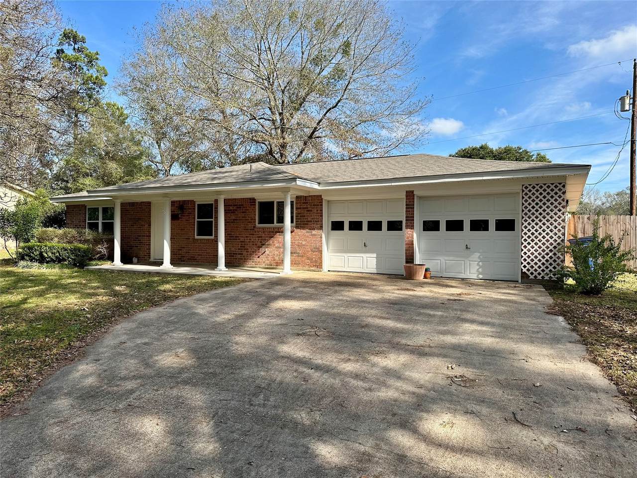 113 Carriage Lane - Photo 1