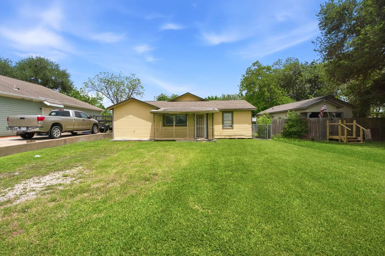 2326 12th Avenue - Photo 1