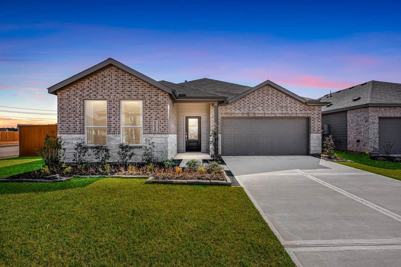 10120 Oakland Hills Drive - Photo 1