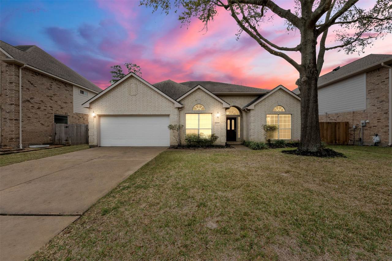 9211 Memorial Hills Drive - Photo 1