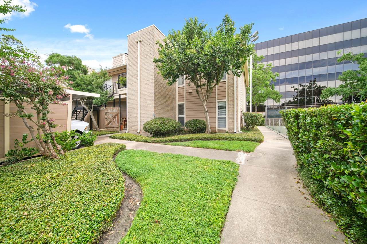 728 Bering Drive - Photo 1