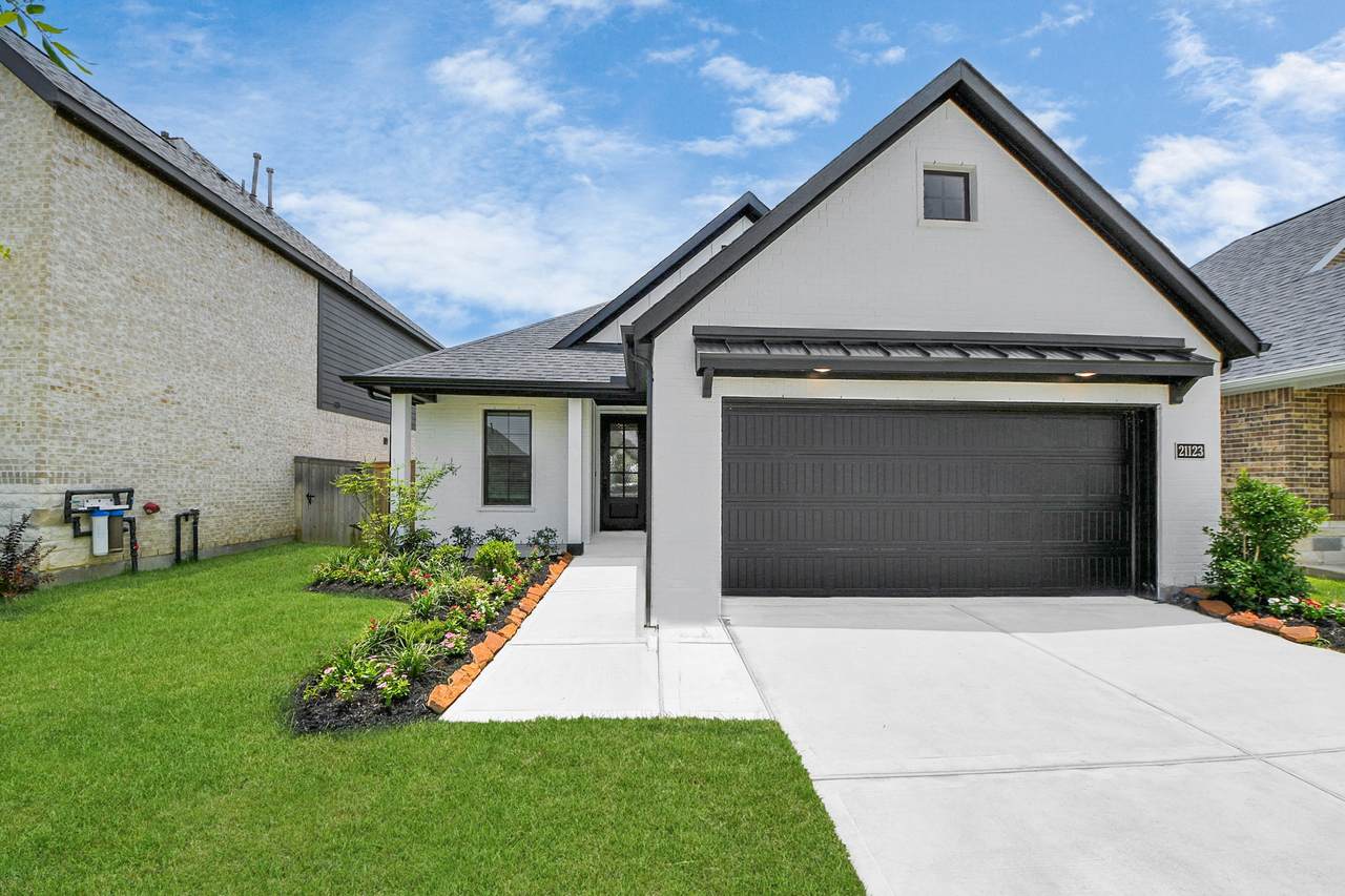 21123 Secret Garden Lane - Photo 1