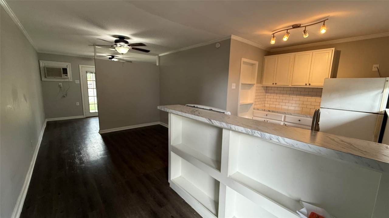 1660 Richmond Avenue - Photo 1