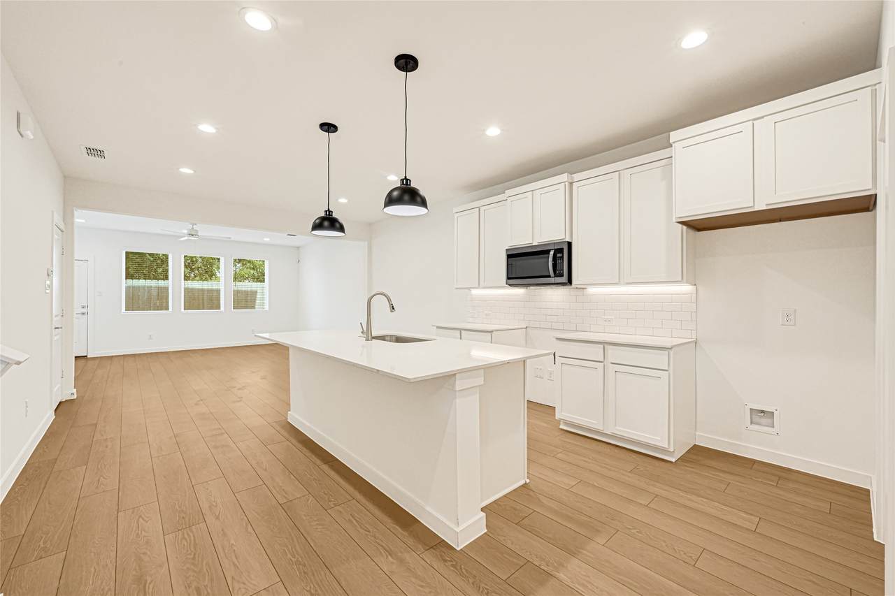 3227 Dennis Street - Photo 1