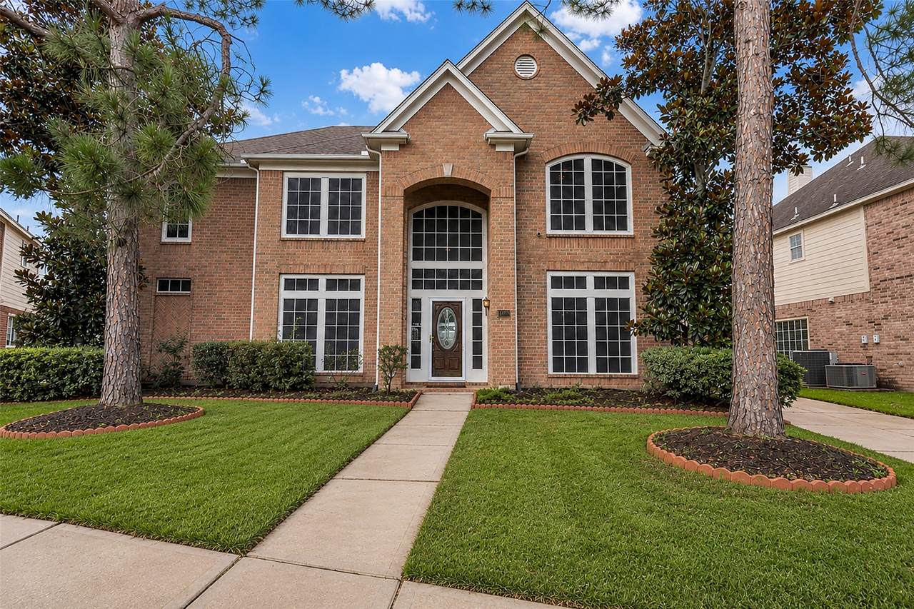 10023 Katherine Court - Photo 1