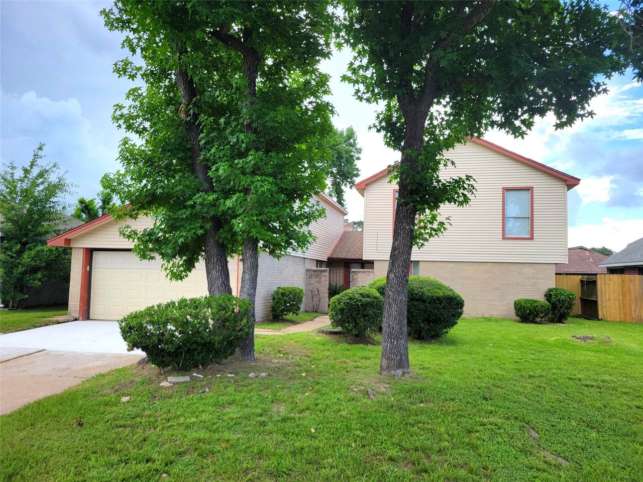 12811 Stillington Drive - Photo 1