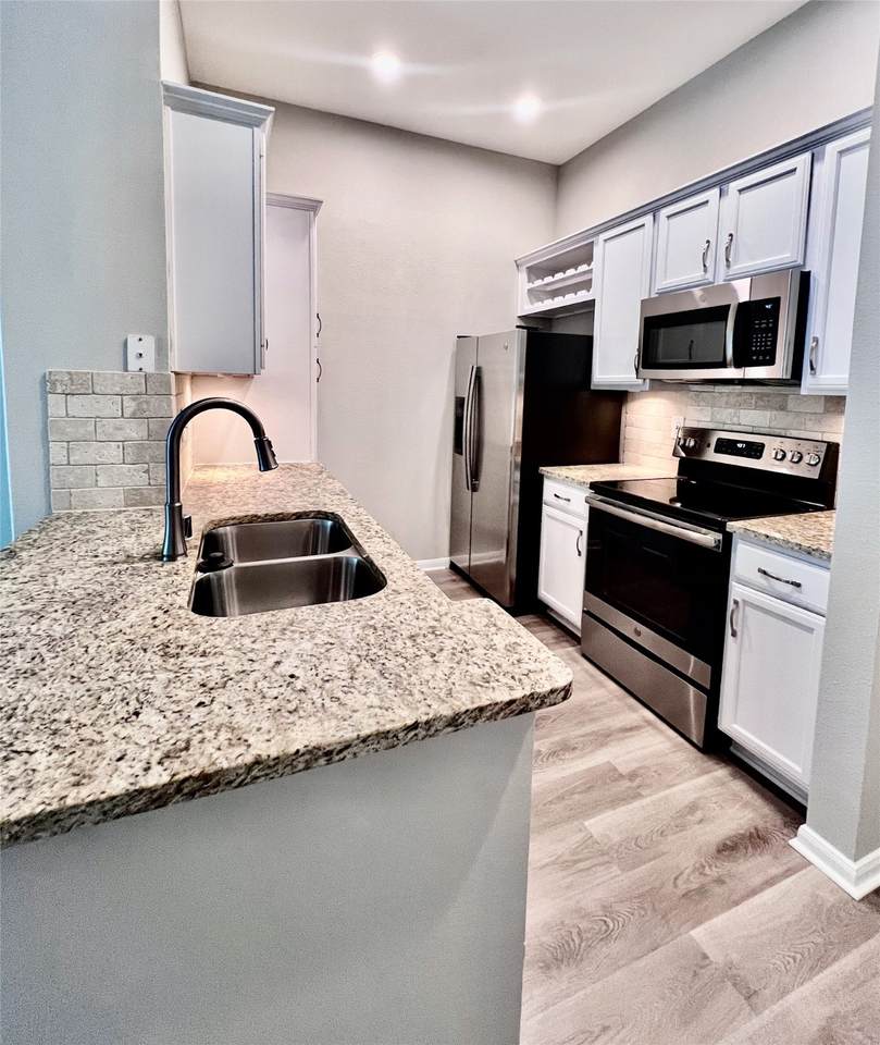 5353 Memorial Drive - Photo 1