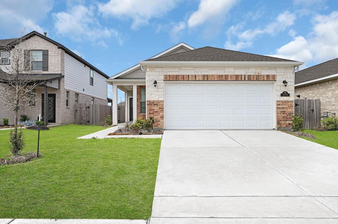 5735 Tabula Rasa Drive - Photo 1