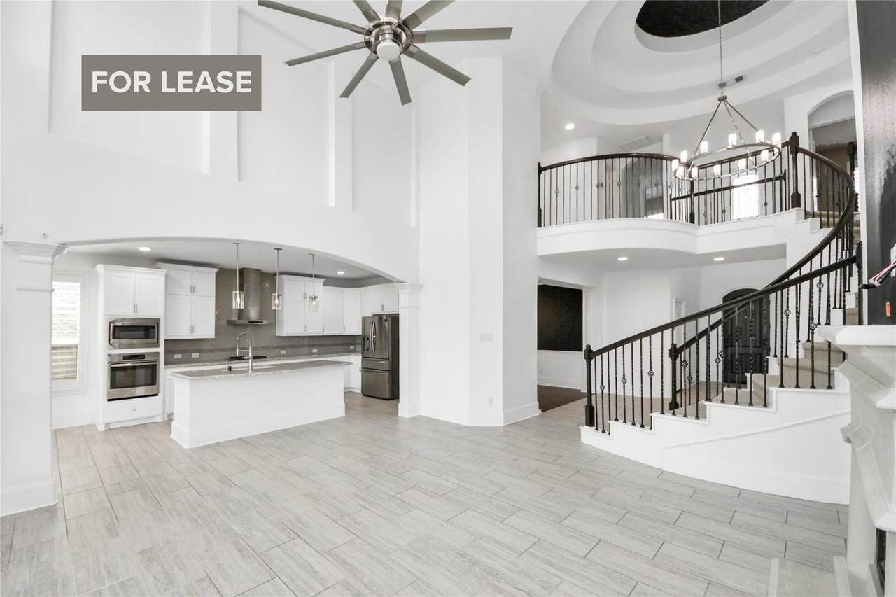 2614 Orleans Way - Photo 1