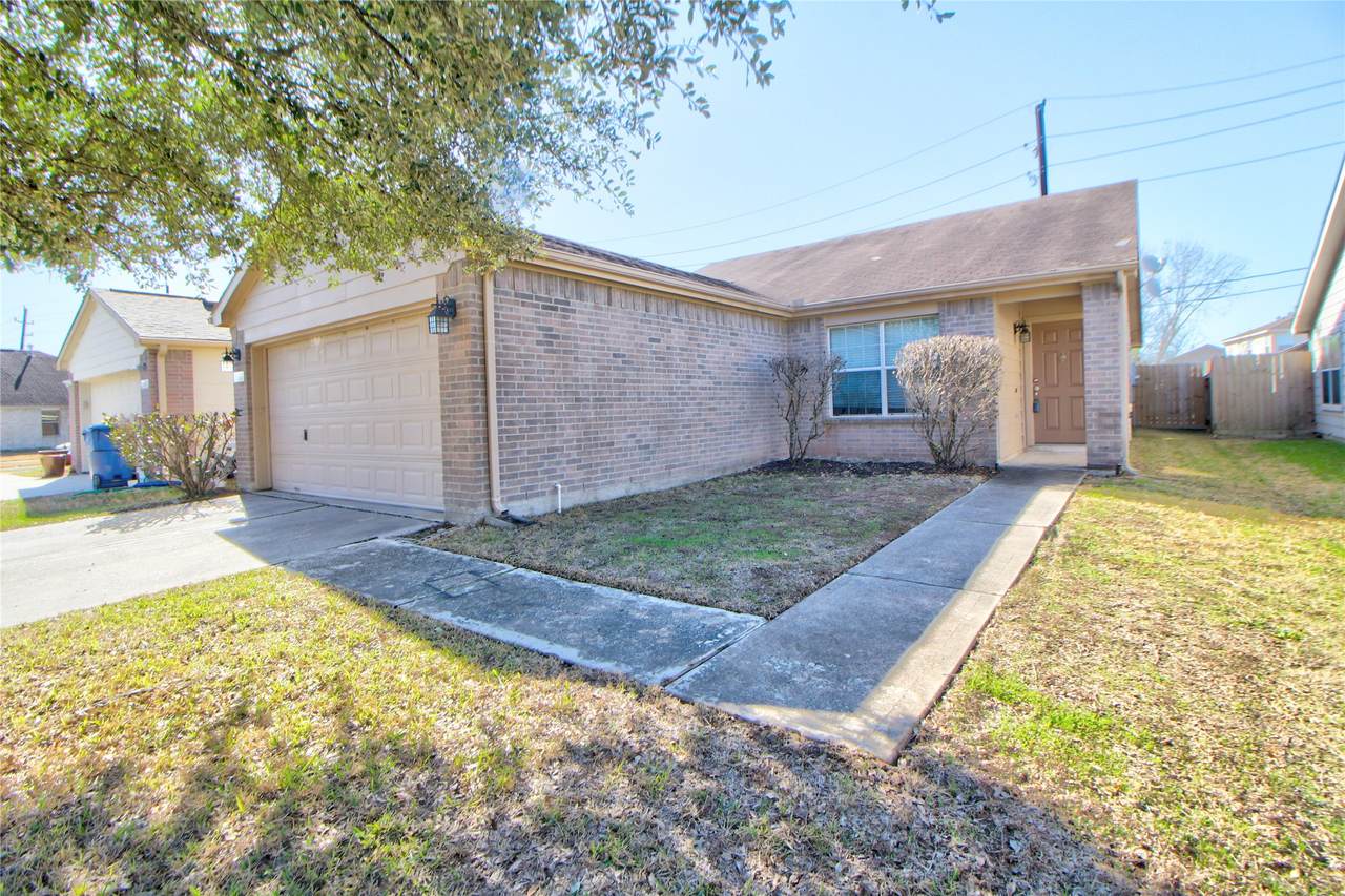 29407 Legends Green Drive - Photo 1
