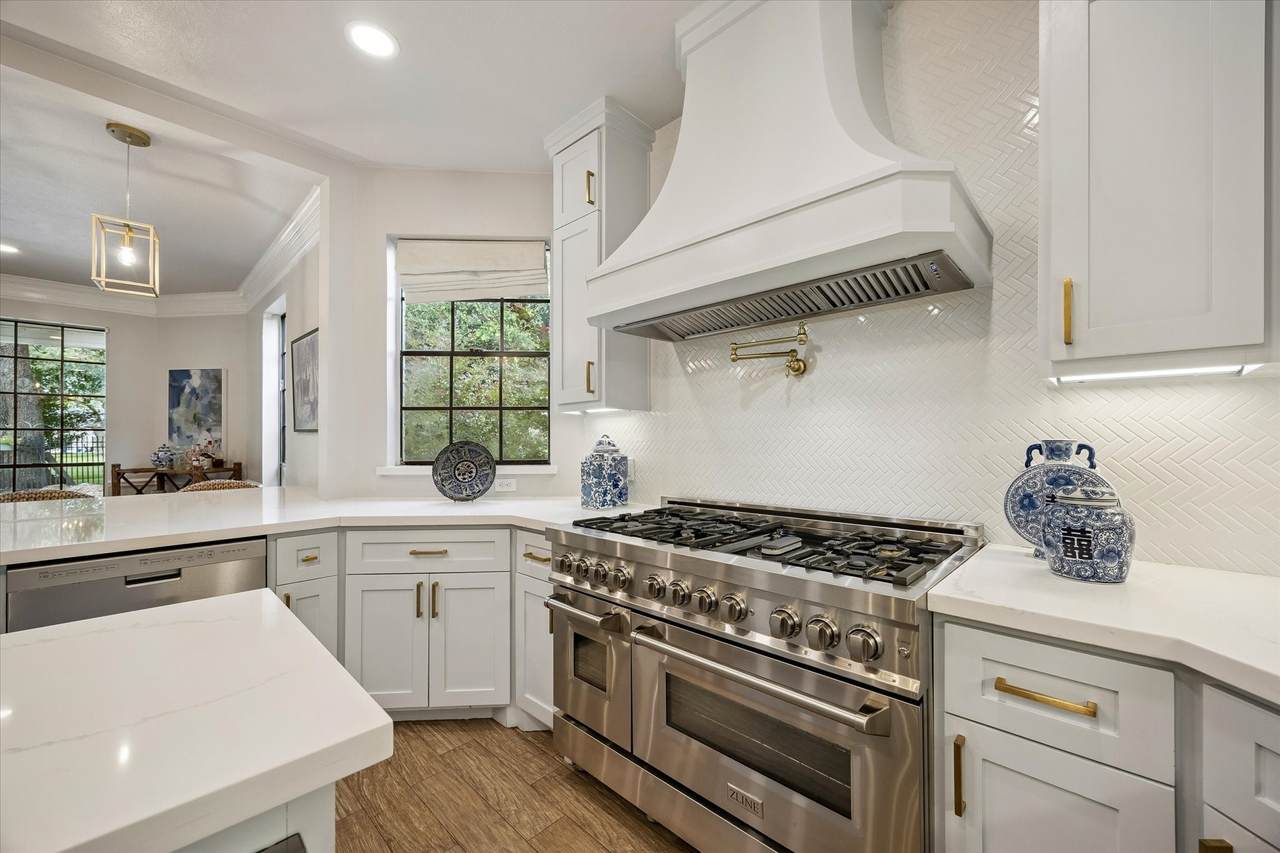 32743 Weybridge St - Photo 1