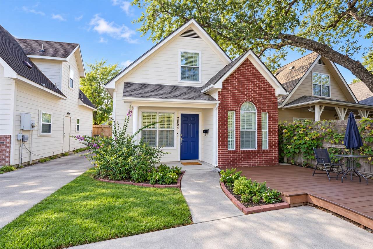 2804 Austin Street - Photo 1
