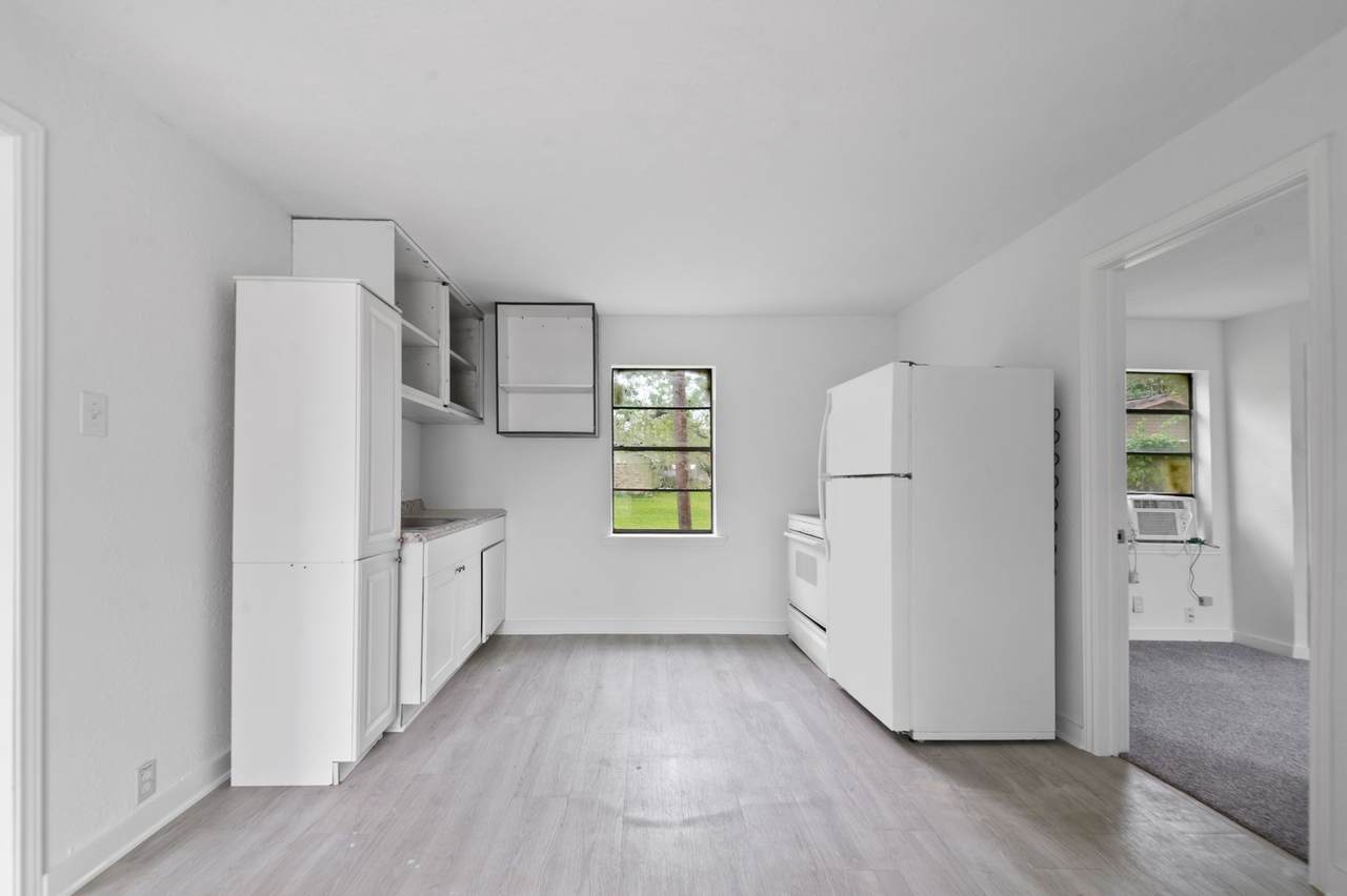 806 East Emily Avenue - Photo 1