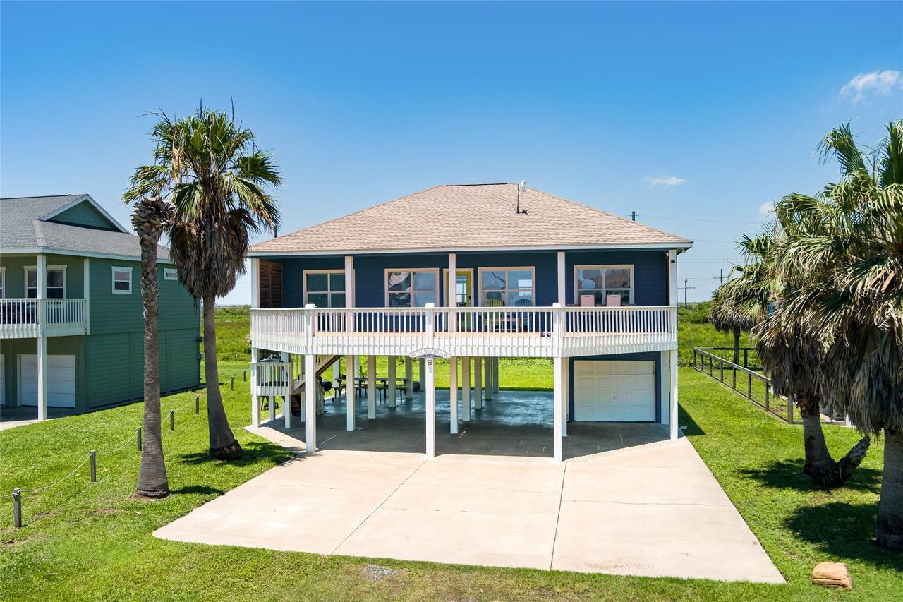 3233 Castle Drive - Photo 1