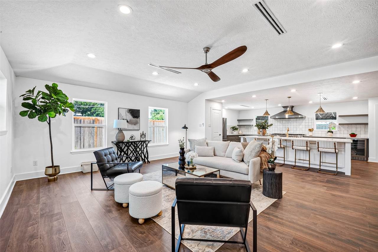 1338 Seaspray Court - Photo 1